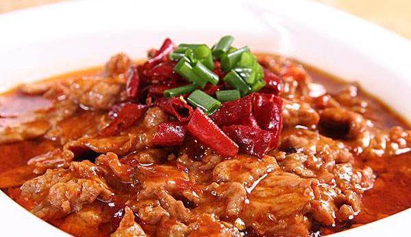 水煮牛肉 / Sliced Beef in Chili Sauce